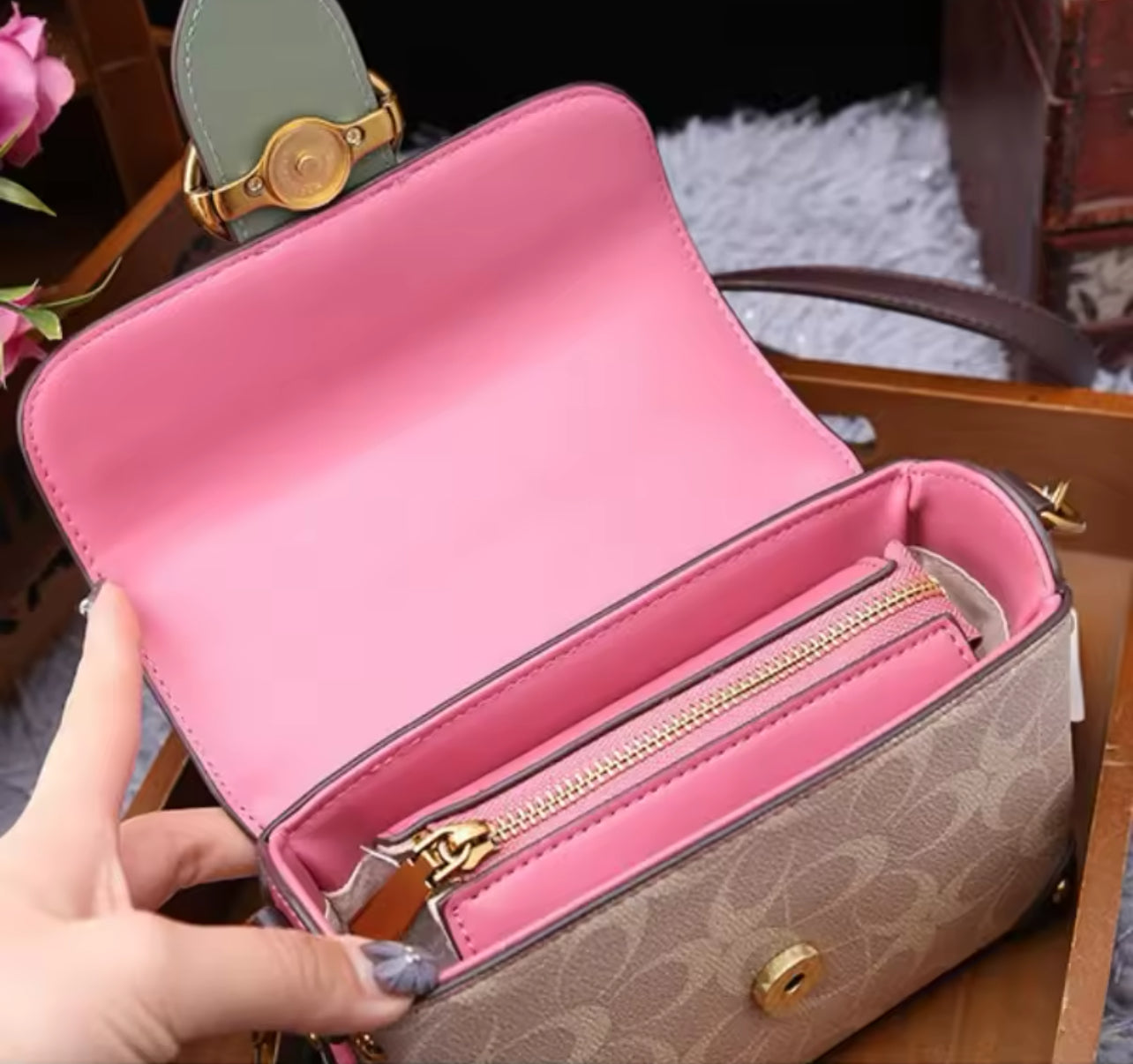NEW! Small Crossbody Signature bag